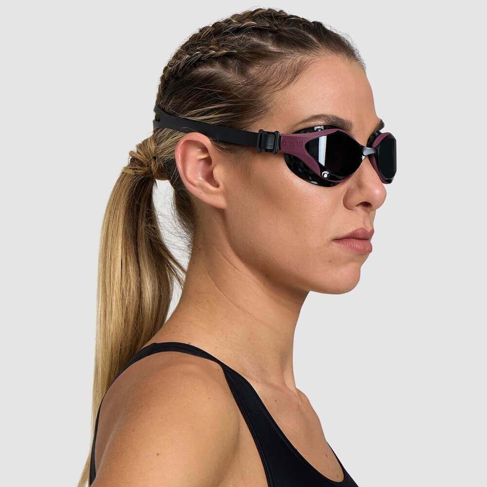 ARENA Air Bold Swipe peldēšanas brilles